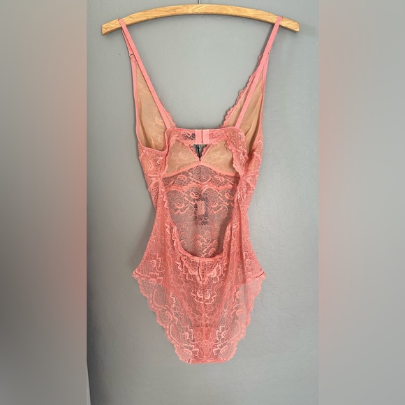 Samantha Chang All Lace Classic Bodysuit in Peachy Pink Size L NWT - Picture 3 of 7